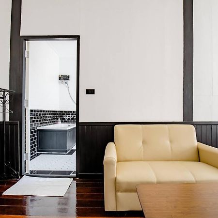 Haheng House Hotel Bangkok Bagian luar foto