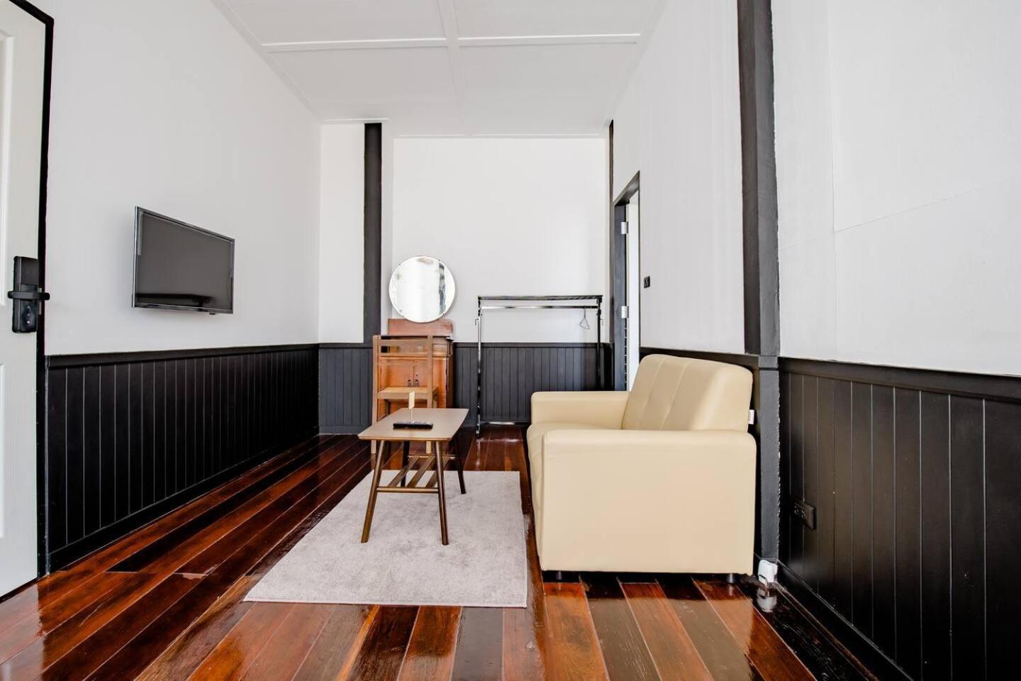 Haheng House Hotel Bangkok Bagian luar foto